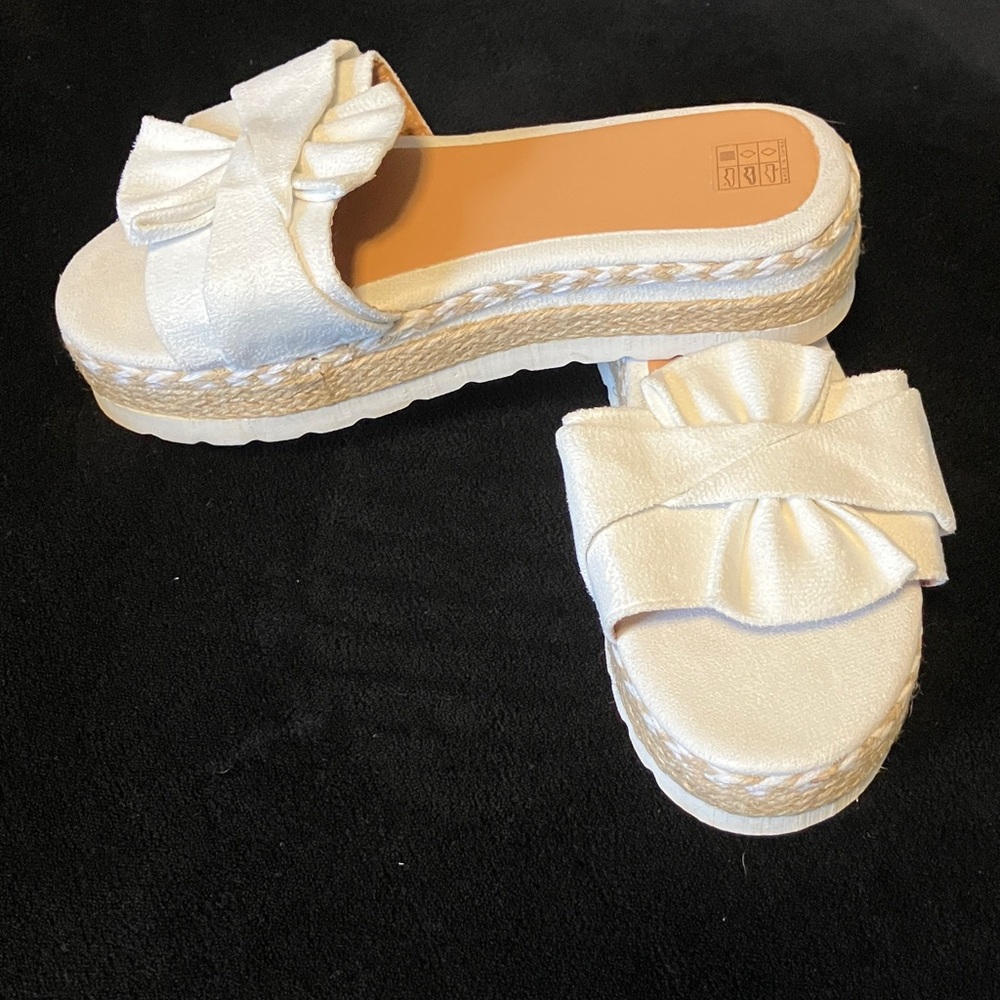 Chic Cream Espadrille Slides with Bow